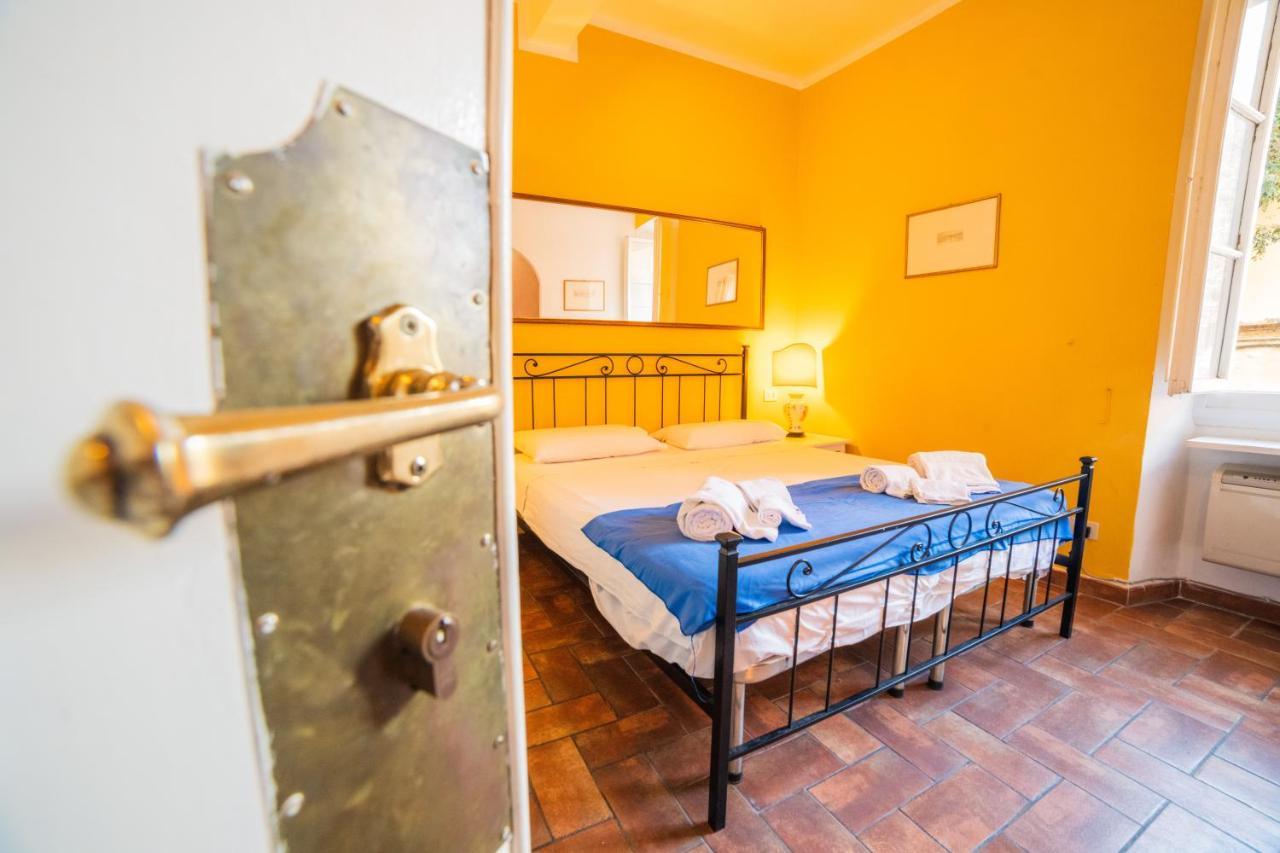 S1 - Serristori Tower Apt - Dolcevita Holiday Firenze Bagian luar foto